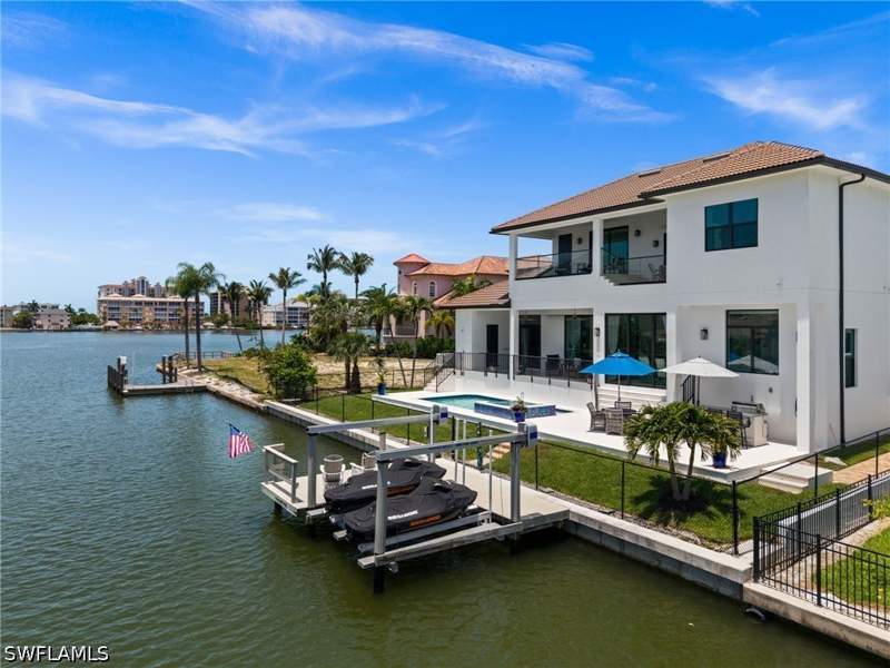 4 bedroom SingleFamilyResidence at 388 Pine Ave, Conners, Naples — photo 4