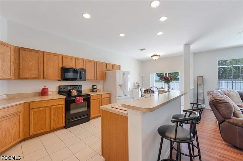3 bedroom SingleFamilyResidence at 1709 NW 15th Ter, Cape Coral, Cape Coral — photo 2
