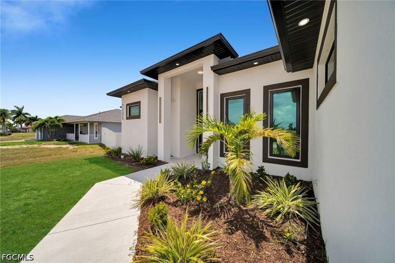 4 bedroom SingleFamilyResidence at 1226 NE Juanita Pl, Cape Coral, Cape Coral — photo 5