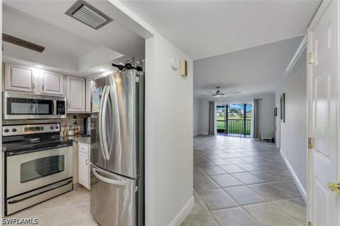 29 High Point Cir E 107, Naples FL - photo 6 of 20