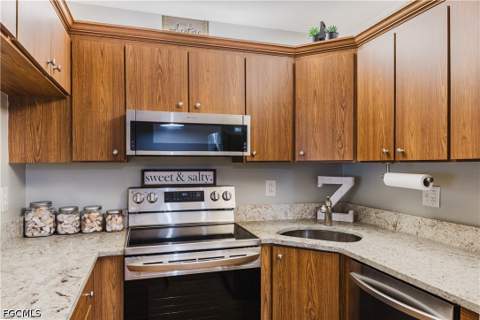 4641 Lakeside Club Blvd 13, Fort Myers FL - photo 9 of 29