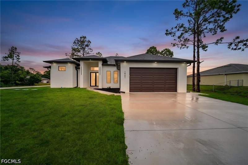 3 bedroom SingleFamilyResidence at 1901 Cedar Ave N, Lehigh Acres, Lehigh Acres — photo 2