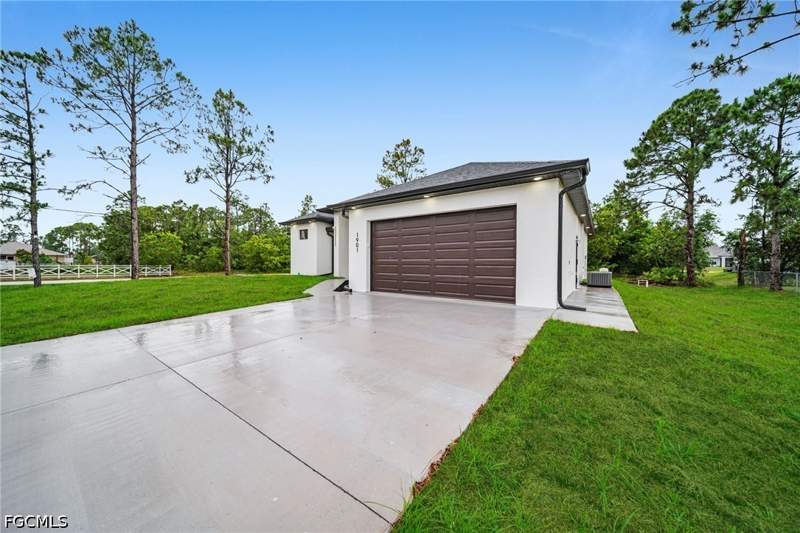 3 bedroom SingleFamilyResidence at 1901 Cedar Ave N, Lehigh Acres, Lehigh Acres — photo 3