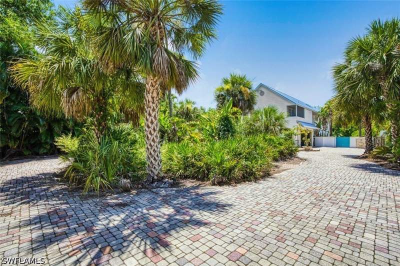 5 bedroom SingleFamilyResidence at 2727 66th St SW, Golden Gate Estates, Naples — photo 4