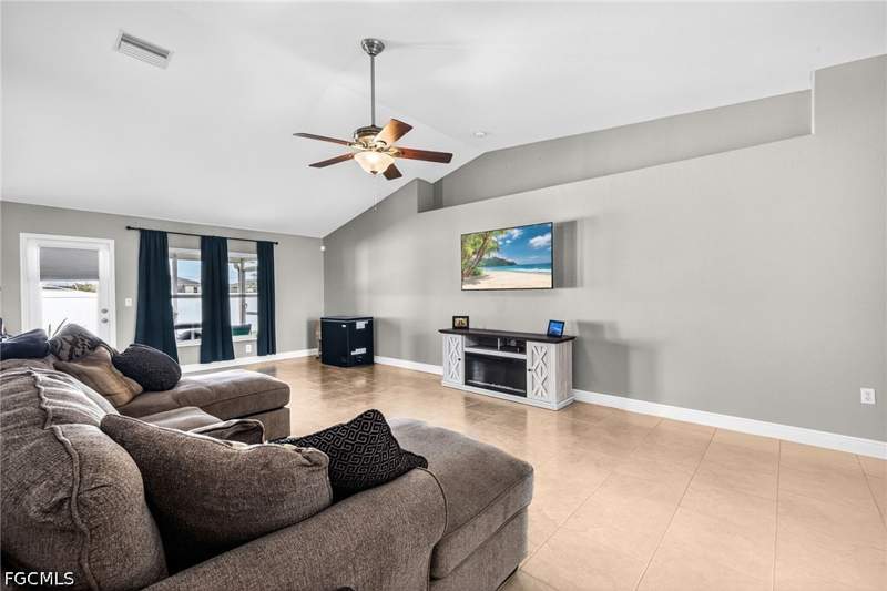 4 bedroom SingleFamilyResidence at 1417 NW 16th Pl, Cape Coral, Cape Coral — photo 5