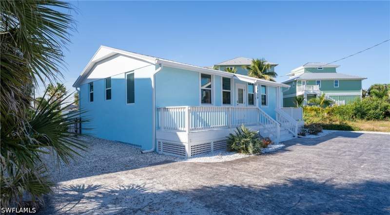 3 bedroom SingleFamilyResidence at 6030 Estero Blvd, Estero Park, Fort Myers Beach — photo 3