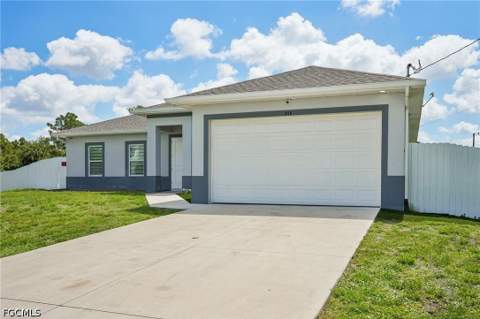 910 Richmond Ave N, Lehigh Acres FL - photo 14 of 50