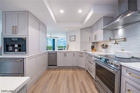 4751 Gulf Shore Blvd N 1204, Naples FL - photo 8 of 23