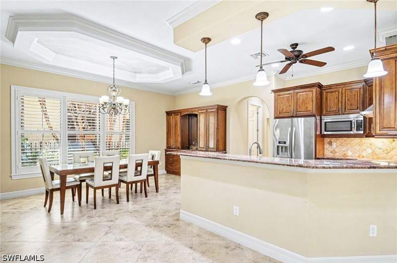 4 bedroom SingleFamilyResidence at 672 Fairway Ter, Moorings, Naples — photo 5
