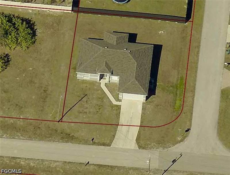 4 bedroom SingleFamilyResidence at 409 NE 25th Ter, Cape Coral, Cape Coral — photo 5