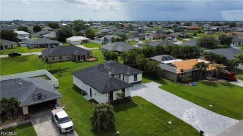 474 NE 2nd Pl, Cape Coral FL - photo 16 of 26