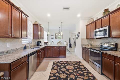 9577 Mirada Blvd, Fort Myers FL - photo 8 of 33