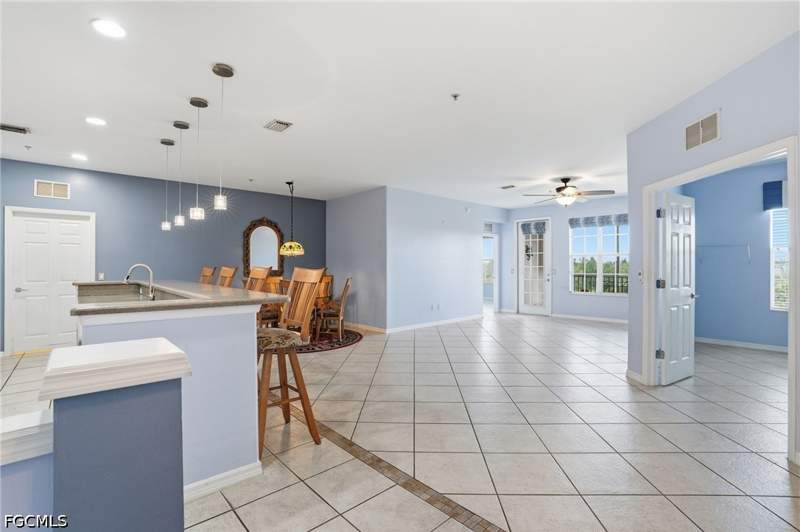 2 bedroom Condominium at 11751 Pasetto Ln 407, Royal Pointe, Fort Myers — photo 2