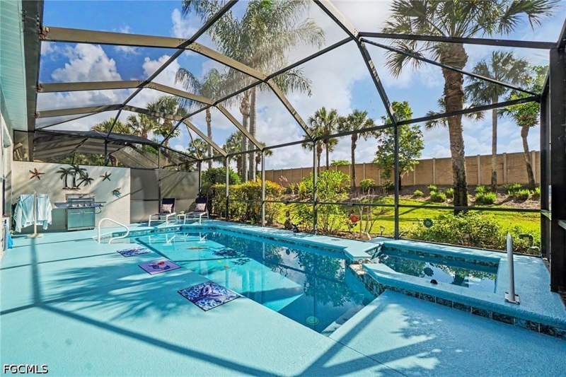 2 bedroom Attached at 10021 Colonial Country Club Blvd, Sabal Pointe, Fort Myers — photo 3