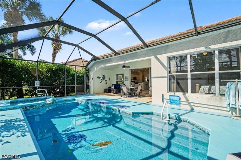 2 bedroom Attached at 10021 Colonial Country Club Blvd, Sabal Pointe, Fort Myers — photo 4