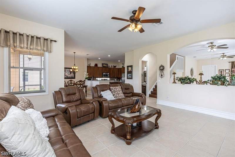 5 bedroom SingleFamilyResidence at 1966 Par Dr, Valencia Country Club, Naples — photo 2
