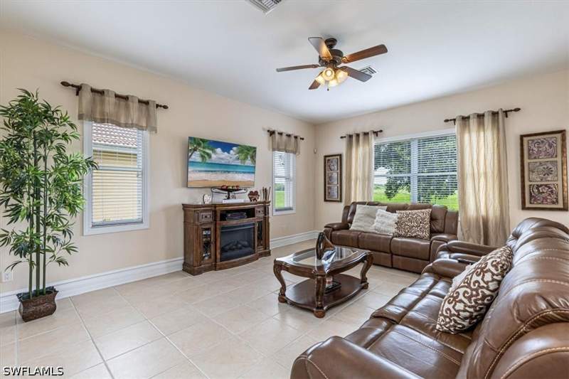5 bedroom SingleFamilyResidence at 1966 Par Dr, Valencia Country Club, Naples — photo 3