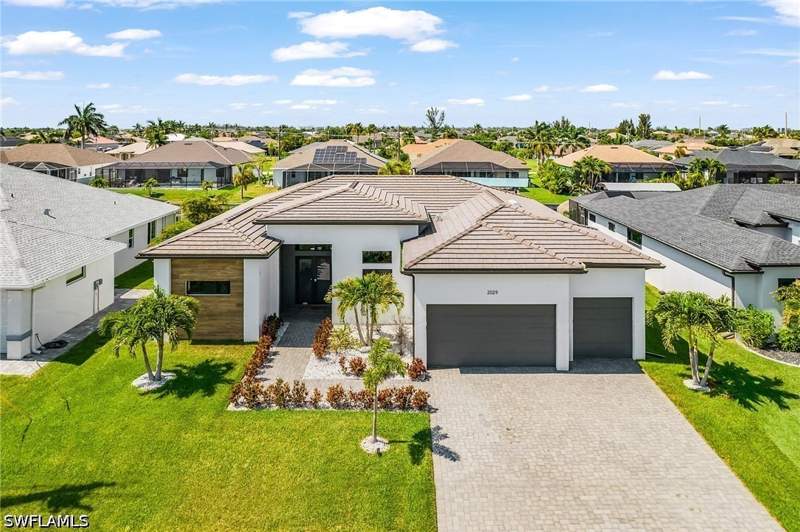 4 bedroom SingleFamilyResidence at 2029 SW 31st Ter, Cape Coral, Cape Coral — photo 2