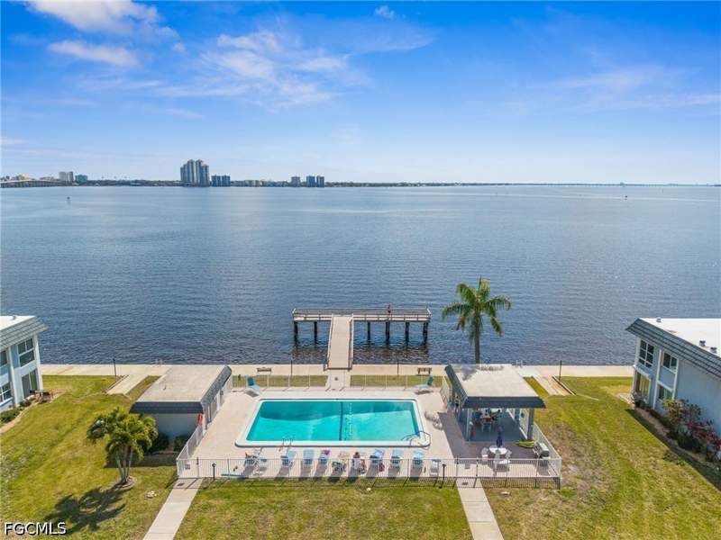 2 bedroom Condominium at 3380 N Key Dr 5, Bay Harbor Club Condo, North Fort Myers — photo 2
