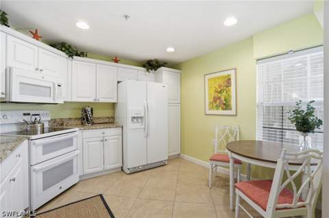 3039 Horizon Ln 2105, Naples FL - photo 12 of 31
