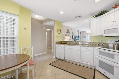 3039 Horizon Ln 2105, Naples FL - photo 14 of 31