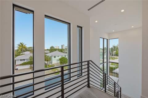 1286 Belaire Ct, Naples FL - photo 11 of 36