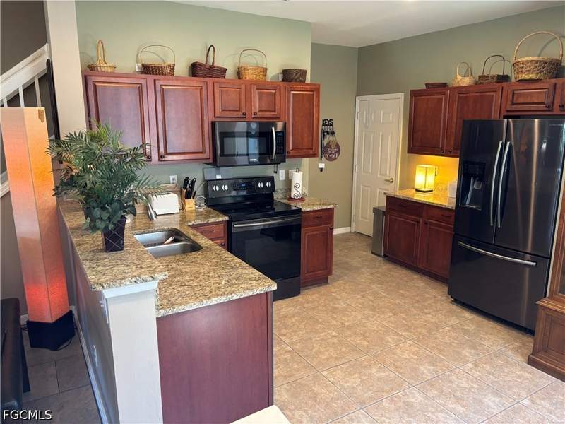 3 bedroom Townhouse at 8271 Village Edge Cir 6, Lakewood Village, Fort Myers — photo 4