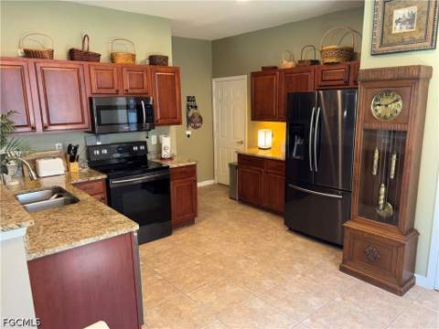 8271 Village Edge Cir 6, Fort Myers FL - photo 7 of 30