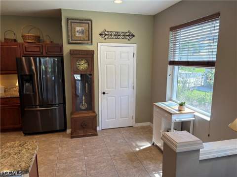 8271 Village Edge Cir 6, Fort Myers FL - photo 8 of 30