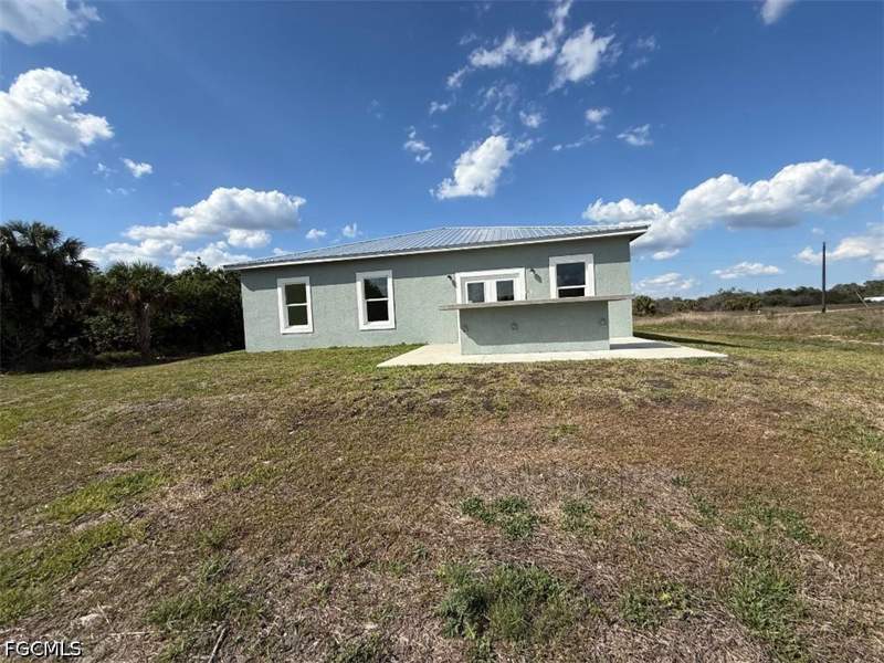 3 bedroom SingleFamilyResidence at 115 Lansing Cir, Banyan Village, Labelle — photo 2