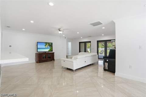 5930 Sea Grass Ln, Naples FL - photo 11 of 49