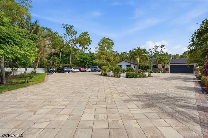 5 bedroom SingleFamilyResidence at 5930 Sea Grass Ln, Golden Gate Estates, Naples — photo 2