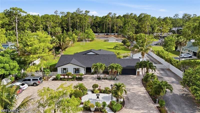 5 bedroom SingleFamilyResidence at 5930 Sea Grass Ln, Golden Gate Estates, Naples — photo 3