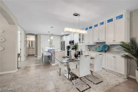 14815 Edgewater Cir, Naples FL - photo 8 of 45