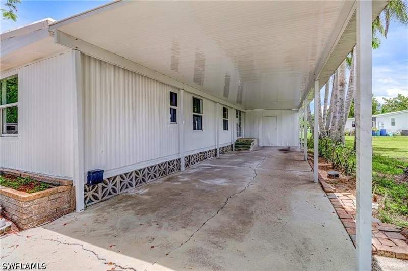 2 bedroom ManufacturedHome at 120 Grassy Key Ln 38, West Wind Estates, Naples — photo 3