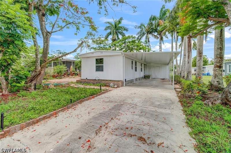2 bedroom ManufacturedHome at 120 Grassy Key Ln 38, West Wind Estates, Naples — photo 4