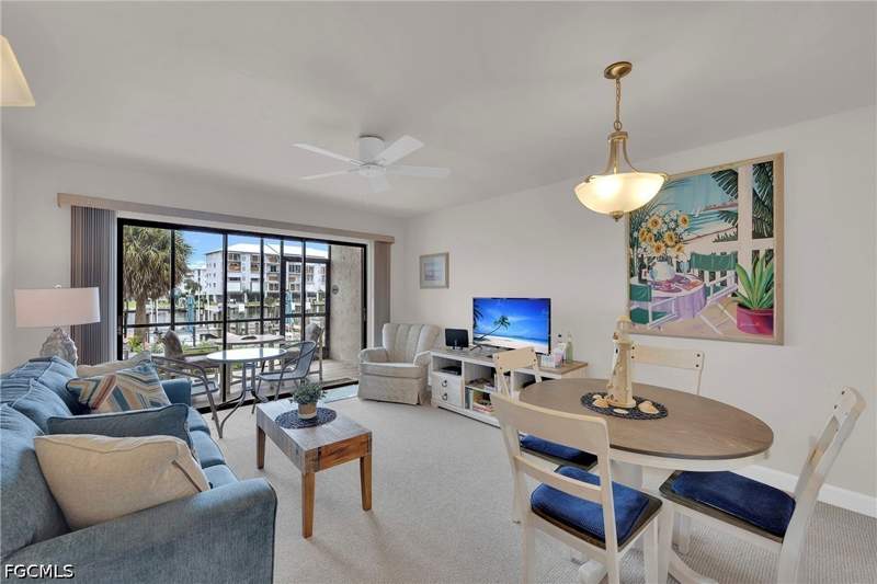 1 bedroom Condominium at 200 Lenell Rd 218, Estero Island Yacht & Racquet Club Condo, Fort Myers Beach — photo 2