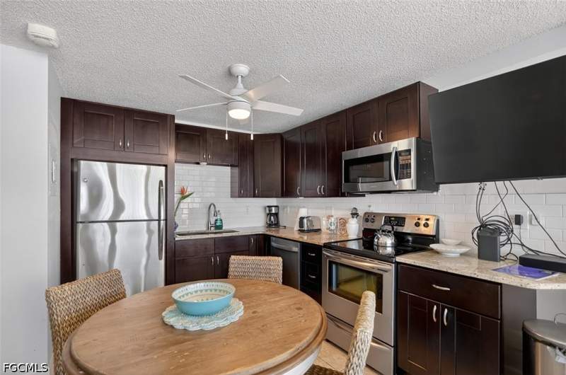1 bedroom Condominium at 7330 Estero Blvd 702, Estero Beach And Tennis Club, Fort Myers Beach — photo 3