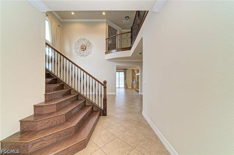 5 bedroom SingleFamilyResidence at 3701 Pleasant Springs Dr, Riverstone, Naples — photo 4