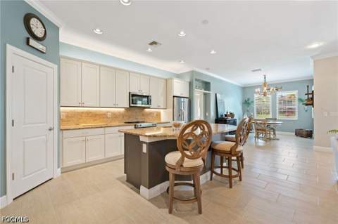 10600 Carena Cir, Fort Myers FL - photo 6 of 30
