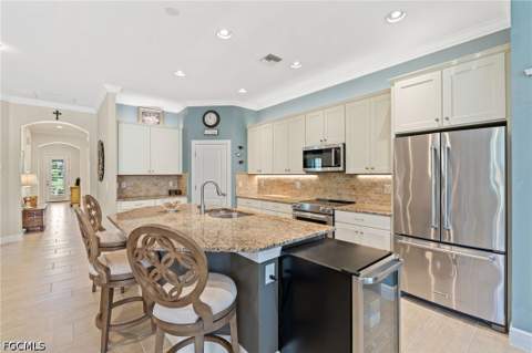 10600 Carena Cir, Fort Myers FL - photo 7 of 30