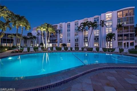 400 Park Shore Dr 304, Naples FL - photo 12 of 19