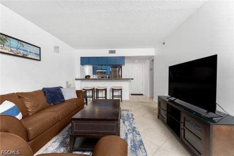 3170 Matecumbe Key Rd 115, Punta Gorda FL - photo 7 of 38