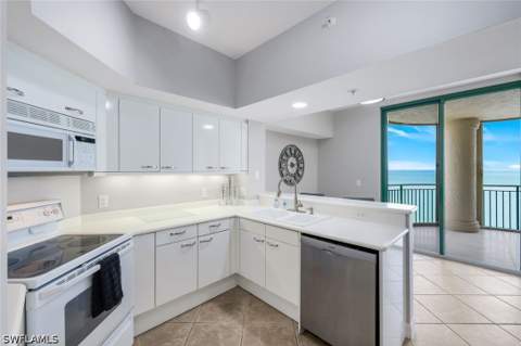 980 Cape Marco Dr 1602, Marco Island FL - photo 8 of 36