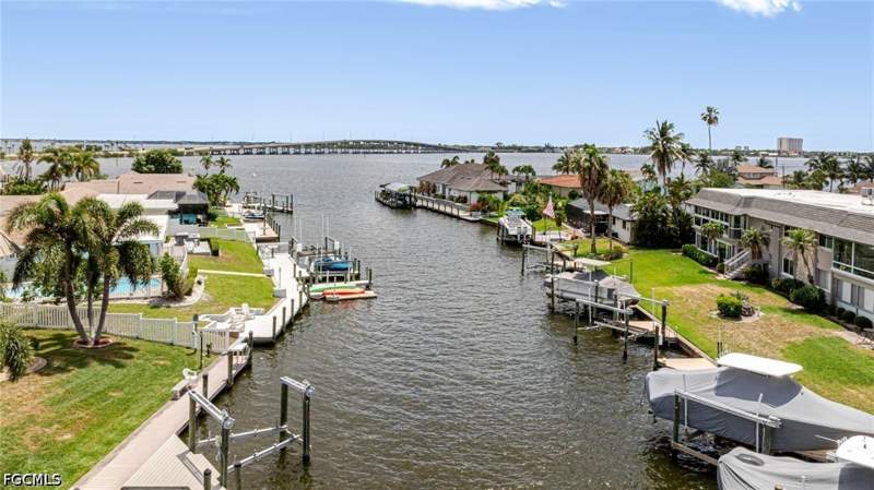 3 bedroom Condominium at 1671 Edith Esplanade 208, River Gate Condo, Cape Coral — photo 2
