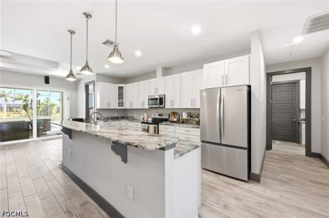 212 SW 20th St, Cape Coral FL - photo 7 of 39