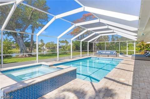 283 Palm Lake Dr, Sanibel FL - photo 11 of 43
