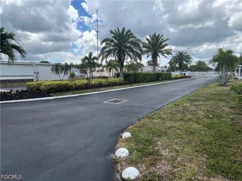 75 Hacienda Blvd, Fort Myers FL - photo 16 of 27