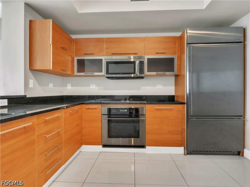 2 bedroom Condominium at 3000 Oasis Grand Blvd 2905, Oasis, Fort Myers — photo 3