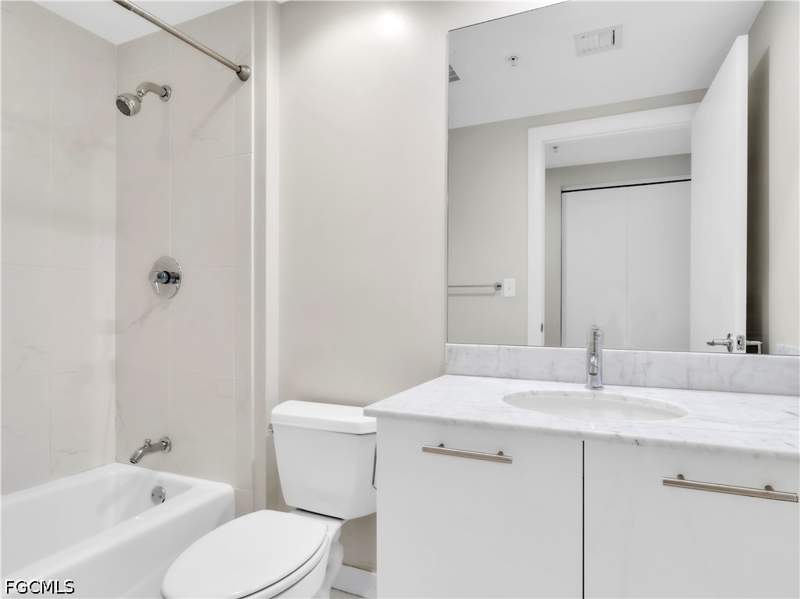 2 bedroom Condominium at 3000 Oasis Grand Blvd 2905, Oasis, Fort Myers — photo 5
